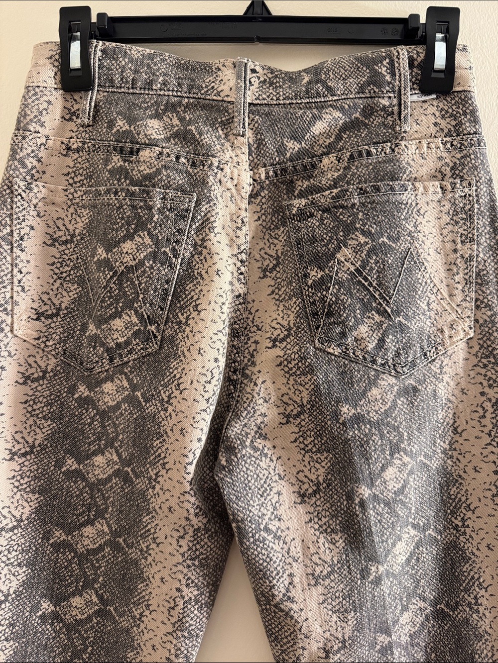 MOTHER The Hustler Flood Boa Babe Flare Jeans - Picture 6 of 11